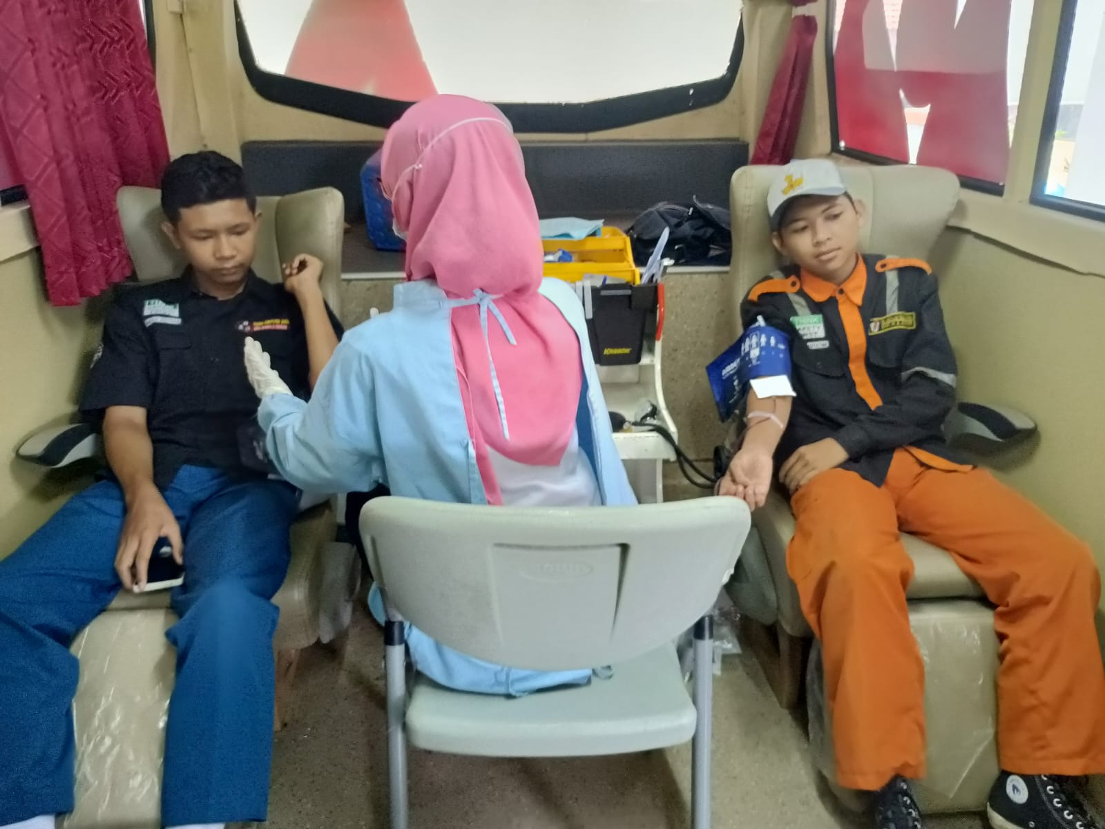 Awali Tahun 2024, PMR SMKN 2 Jember Sebagai Pelopor Kemanusiaan 