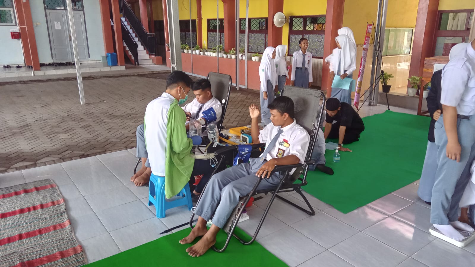 PMR SMK PGRI 5 Jember Rutin  Gelar Donor Darah