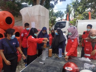 PMI Latih Relawan Olah Air Bersih Mandiri Untuk Layani Korban Banjir Di Kabupaten Tanah Laut Kalsel