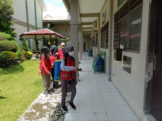 Omicron Naik, PMR SMAN 2 Jember Semprot Sekolah