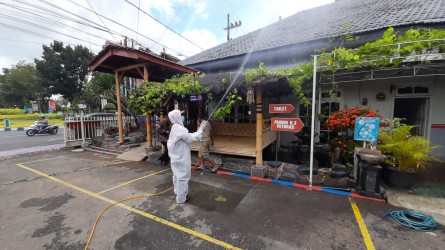 PMI Kembali Semprot Disinfektan Lapas Kelas IIA Jember