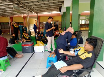 SONGSONG HARI PMR 1 MARET, PMR SMK PGRI 5 JEMBER GELAR DONOR DARAH