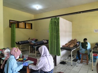 Peringati Hari PMR, Siswa SMAN Rambipuji Sumbang 26 Kantong Darah  