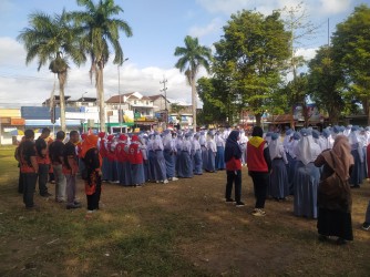 Sigap, Tanggap Dan Cekatan!!, Jadi Tim Kesehatan, PMR Distrik Selatan Tangkas Tangani Paserta Jalan Sehat Yang Pingsan