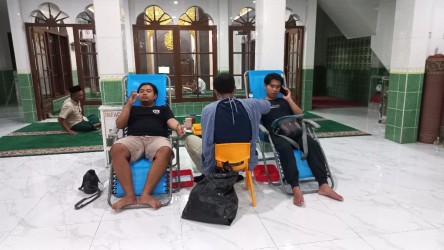 Ramaikan J-Bershodaqoh, Jamaah Masjid Al Huda Desa Ajung Kecamatan Kalisat Sumbang Belasan Kantong Darah Ke UDD PMI Kabupaten Jember